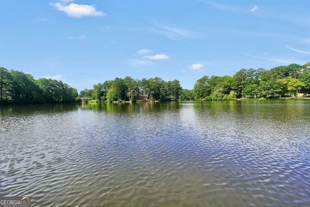 1327 Lakeshore Drive, Griffin, GA 30224