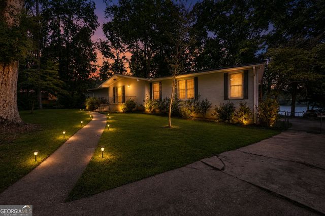 1327 Lakeshore Drive, Griffin, GA 30224