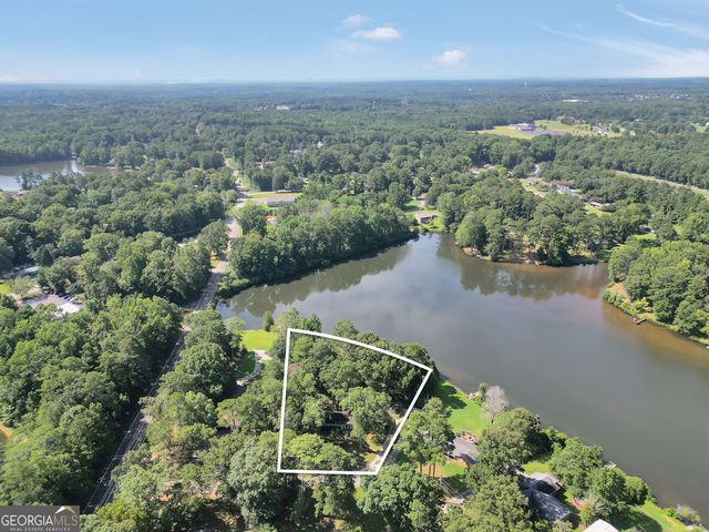 1327 Lakeshore Drive, Griffin, GA 30224