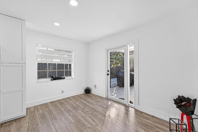 851 SW 67th Avenue, North Lauderdale, FL 33068