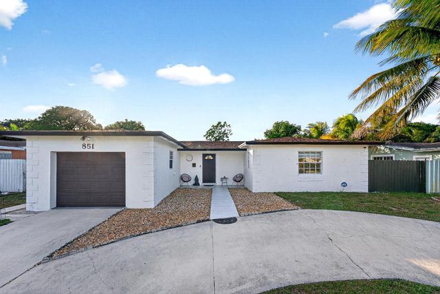 851 SW 67th Avenue, North Lauderdale, FL 33068