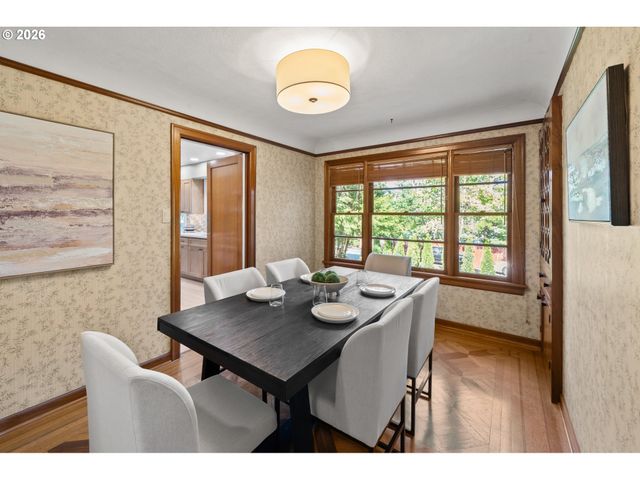 4575 Sw DOGWOOD Ln, Portland, OR 97225