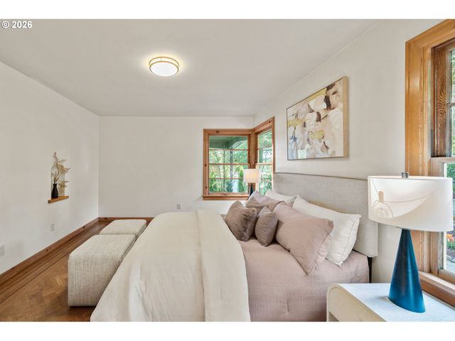 4575 Sw DOGWOOD Ln, Portland, OR 97225