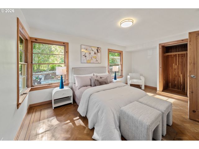 4575 Sw DOGWOOD Ln, Portland, OR 97225