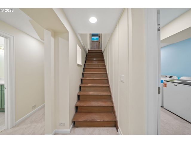 4575 Sw DOGWOOD Ln, Portland, OR 97225