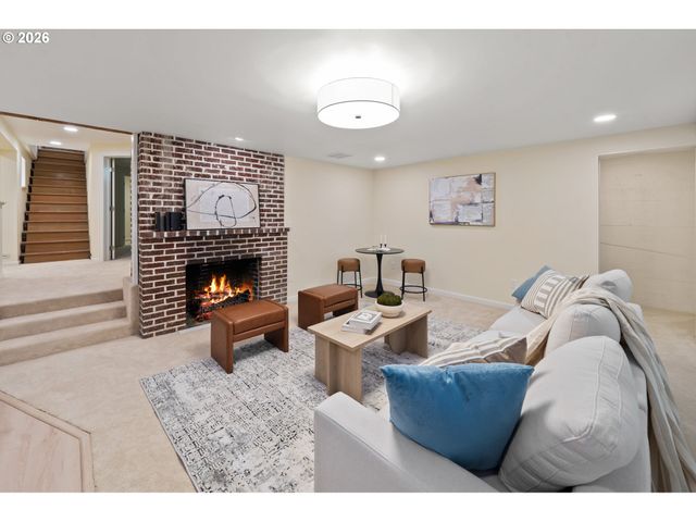 4575 Sw DOGWOOD Ln, Portland, OR 97225