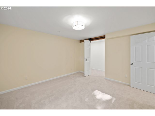 4575 Sw DOGWOOD Ln, Portland, OR 97225