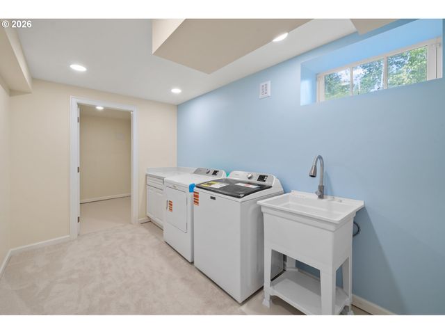 4575 Sw DOGWOOD Ln, Portland, OR 97225