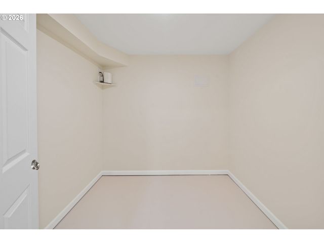 4575 Sw DOGWOOD Ln, Portland, OR 97225