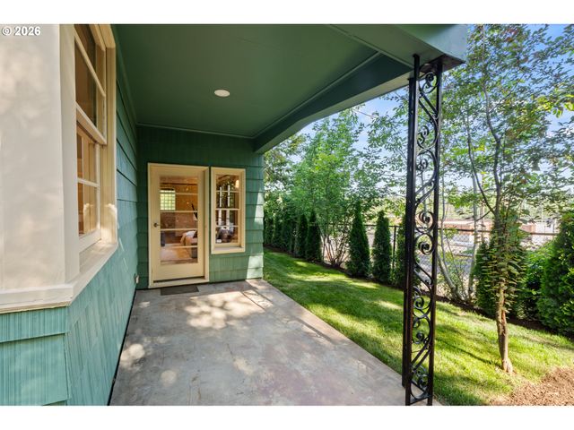 4575 Sw DOGWOOD Ln, Portland, OR 97225