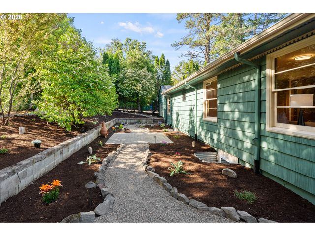 4575 Sw DOGWOOD Ln, Portland, OR 97225