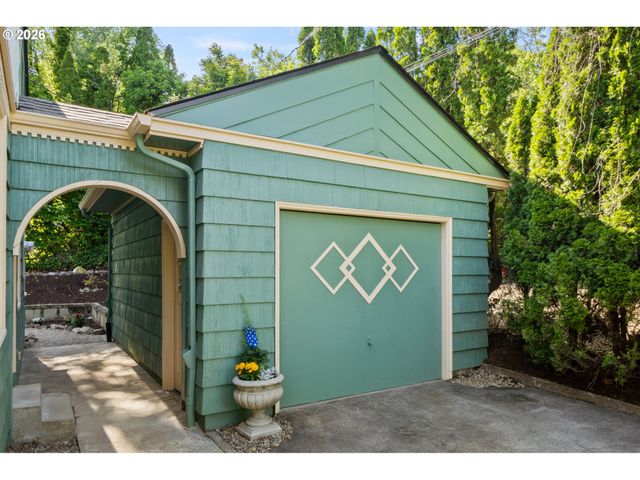 4575 Sw DOGWOOD Ln, Portland, OR 97225