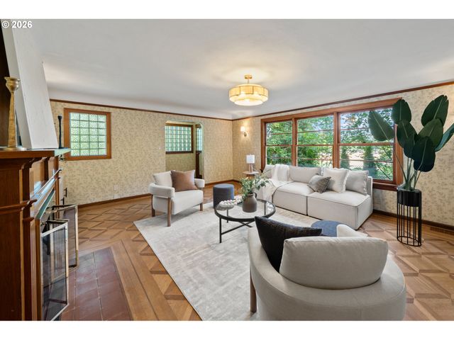 4575 Sw DOGWOOD Ln, Portland, OR 97225