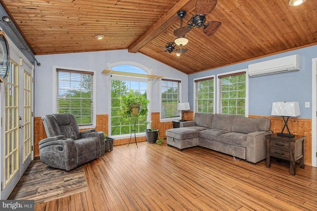 19702 MIDDLETOWN RD, Freeland, MD 21053