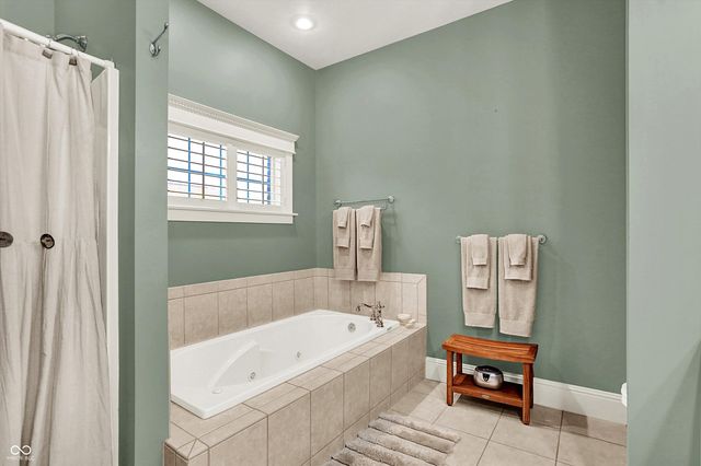 1808 N Sawmill Lane, Muncie, IN 47304