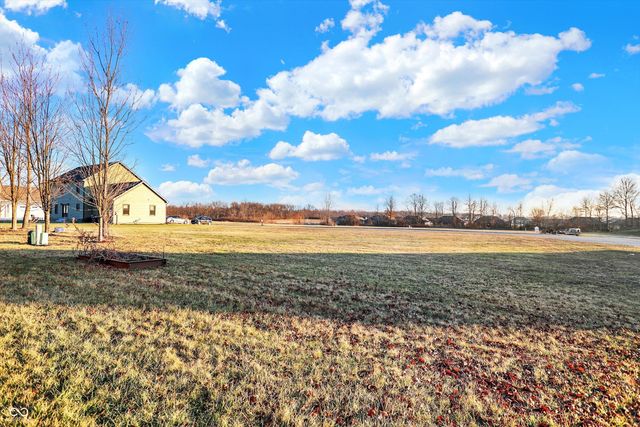 1808 N Sawmill Lane, Muncie, IN 47304