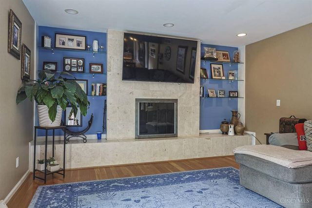 328 Circlewood Lane, Wyoming, OH 45215