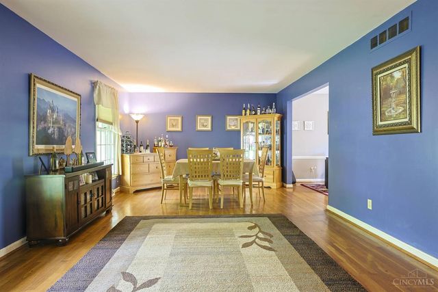 328 Circlewood Lane, Wyoming, OH 45215