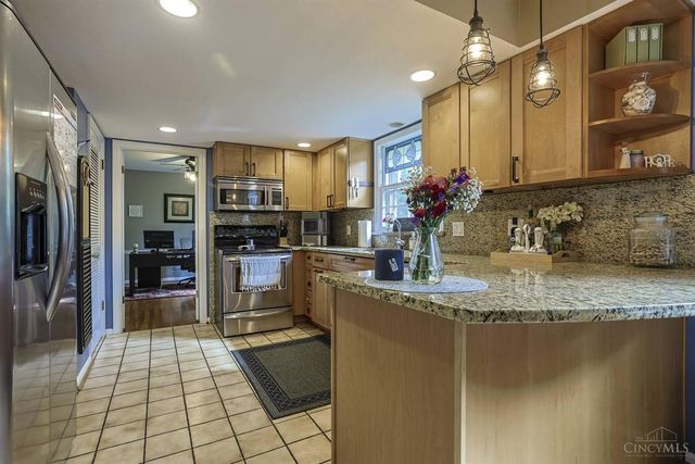 328 Circlewood Lane, Wyoming, OH 45215