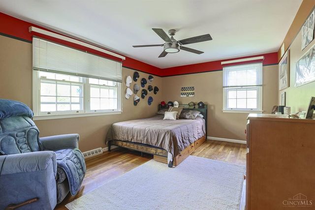 328 Circlewood Lane, Wyoming, OH 45215