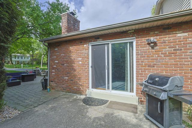 328 Circlewood Lane, Wyoming, OH 45215