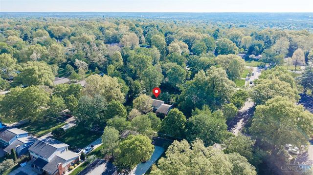 328 Circlewood Lane, Wyoming, OH 45215