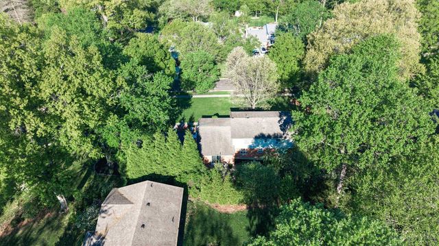328 Circlewood Lane, Wyoming, OH 45215