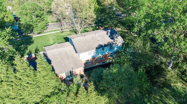 328 Circlewood Lane, Wyoming, OH 45215