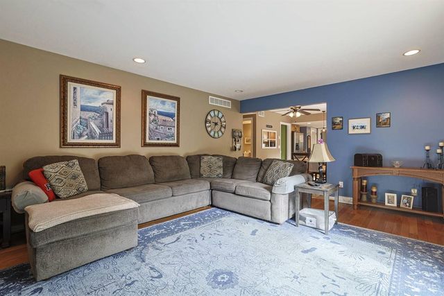 328 Circlewood Lane, Wyoming, OH 45215