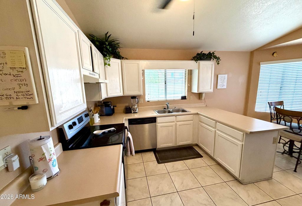 8877 W MORNINGSIDE Drive, Peoria, AZ 85382 — photo 4