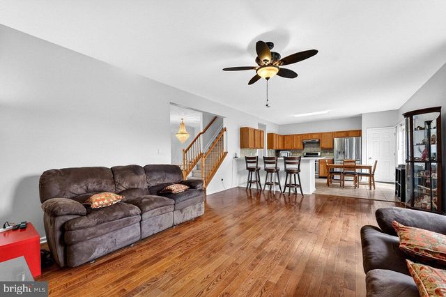 8 FOUNTAYNE LN, Lawrence Township, NJ 08648