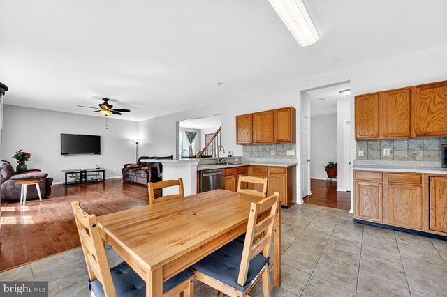 8 FOUNTAYNE LN, Lawrence Township, NJ 08648