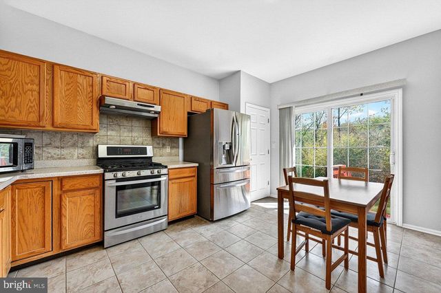 8 FOUNTAYNE LN, Lawrence Township, NJ 08648