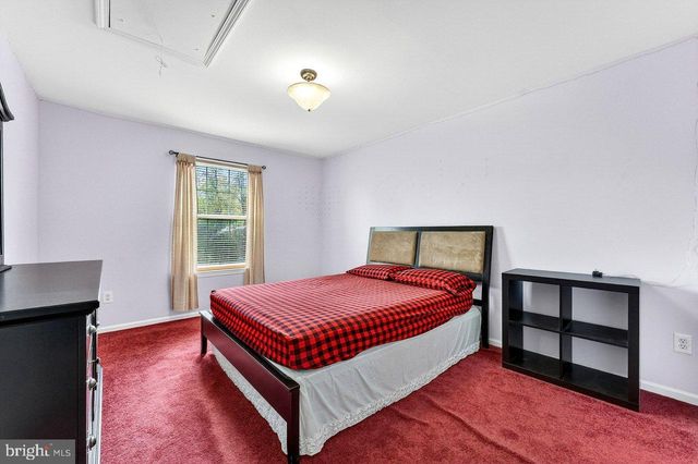 8 FOUNTAYNE LN, Lawrence Township, NJ 08648