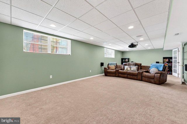 8 FOUNTAYNE LN, Lawrence Township, NJ 08648