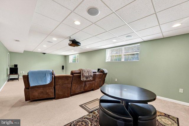 8 FOUNTAYNE LN, Lawrence Township, NJ 08648