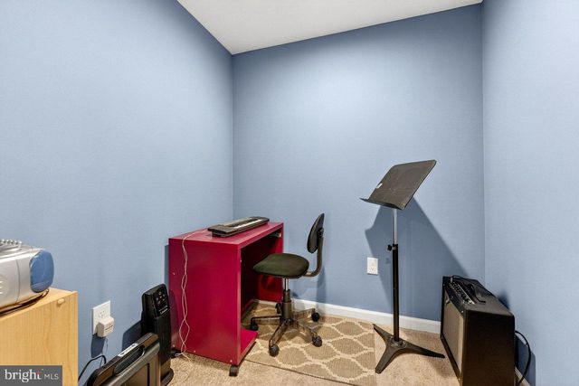 8 FOUNTAYNE LN, Lawrence Township, NJ 08648