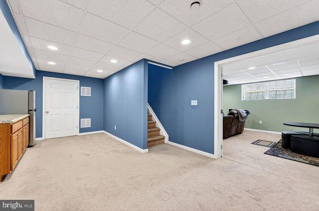 8 FOUNTAYNE LN, Lawrence Township, NJ 08648