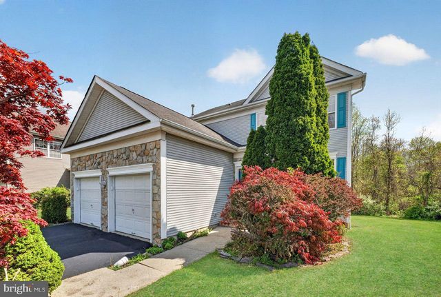 8 FOUNTAYNE LN, Lawrence Township, NJ 08648