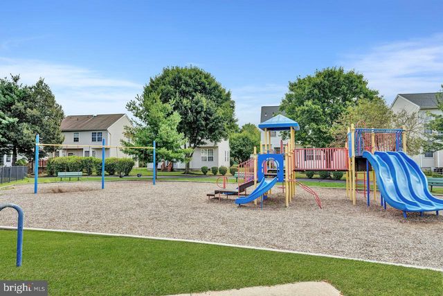 8 FOUNTAYNE LN, Lawrence Township, NJ 08648