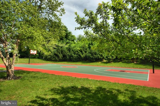 8 FOUNTAYNE LN, Lawrence Township, NJ 08648