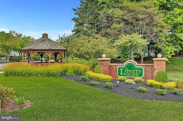 8 FOUNTAYNE LN, Lawrence Township, NJ 08648