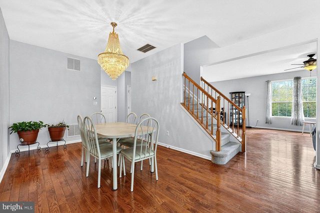 8 FOUNTAYNE LN, Lawrence Township, NJ 08648