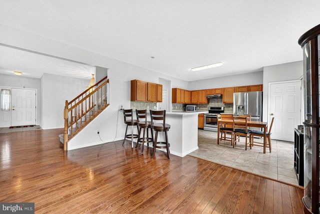 8 FOUNTAYNE LN, Lawrence Township, NJ 08648