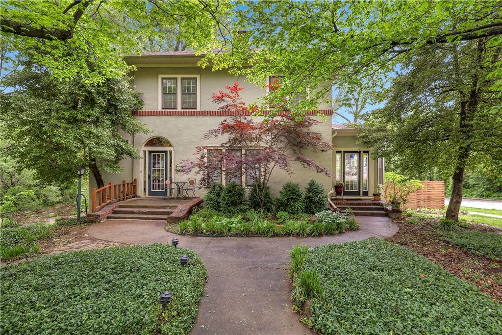 402 W Ila Street, Fayetteville, AR 72701