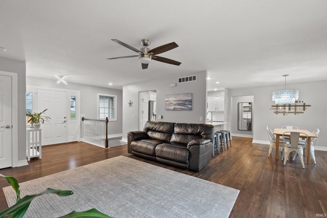 348 E 300 N, Warsaw, IN 46582