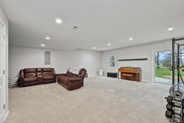 348 E 300 N, Warsaw, IN 46582