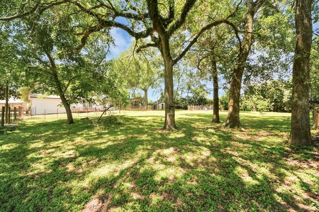 28222 Margerstadt Road, Waller, TX 77484