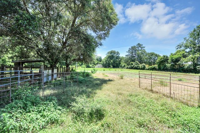 28222 Margerstadt Road, Waller, TX 77484