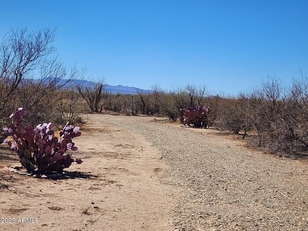 Image 11 of property listing at 13122 W DUSTY FLAT Place -, Tucson, AZ 85735